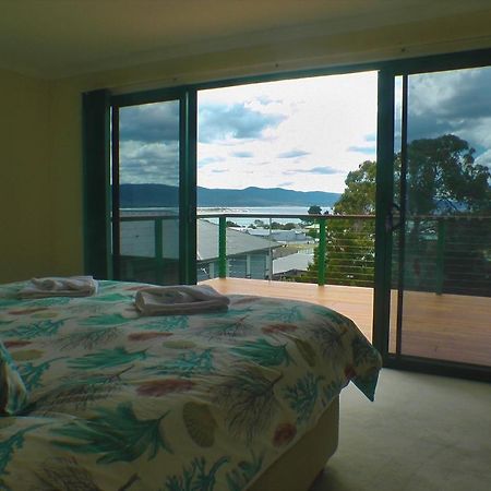 'The Lookout' At 27 Fraser Street Bicheno Bagian luar foto